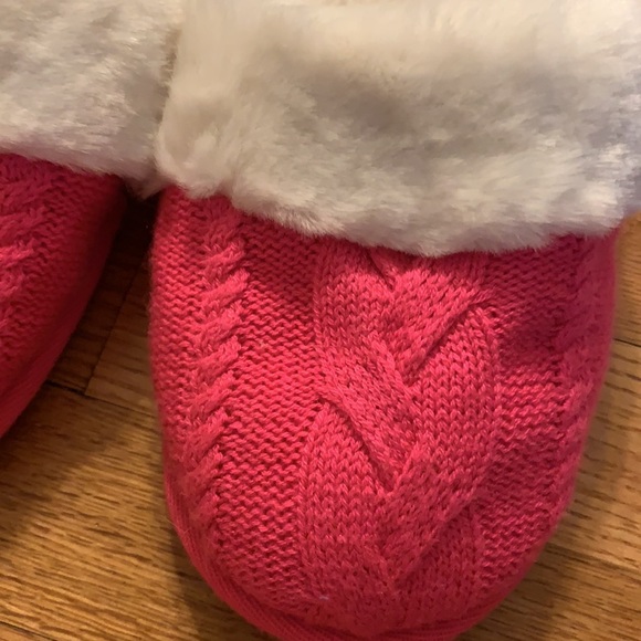 Victoria Secret | Pink & White Faux Fur Slippers - Picture 4 of 7